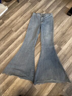Rue21 Light Blue High-Rise Flare Jeans
19” flare